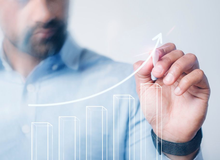 man-giving-business-presentation-using-high-technology-digital-pen
